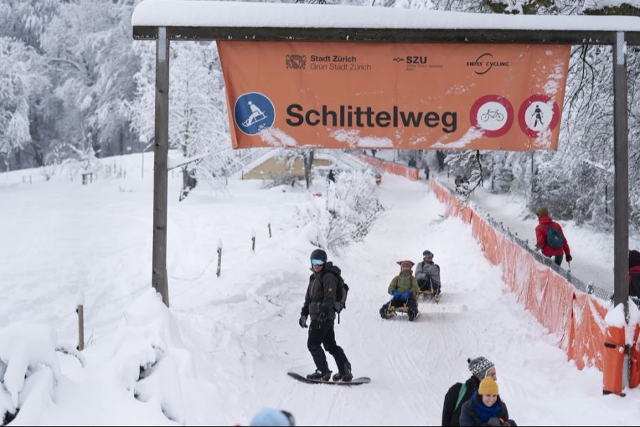 Beim Stadtspital Zürich hängt die Anzahl Patienten nach Schlitteln davon ab, ob in der Umgebung, zum Beispiel dem Uetliberg, Schnee liegt.