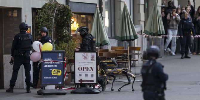 Bern Konhausplatz Roboterhund