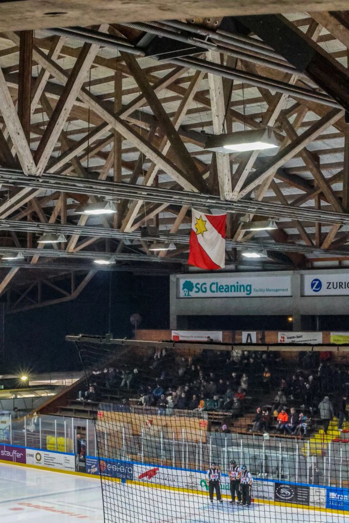 Der EHC Thun wird die letzten Playoffs im Grabengut in seiner alten Form bestreiten. Ab April 2025 wird saniert. EHC Thun Grabengut