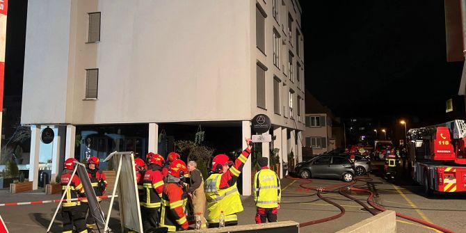 Brand in Mehrfamilienhaus.