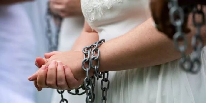 Schockierend - Eltern verkaufen Tochter (14) für 5000 Franken