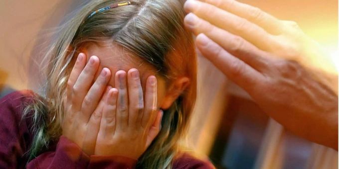 Von Eltern - Psychische Gewalt gegen Kinder nimmt zu