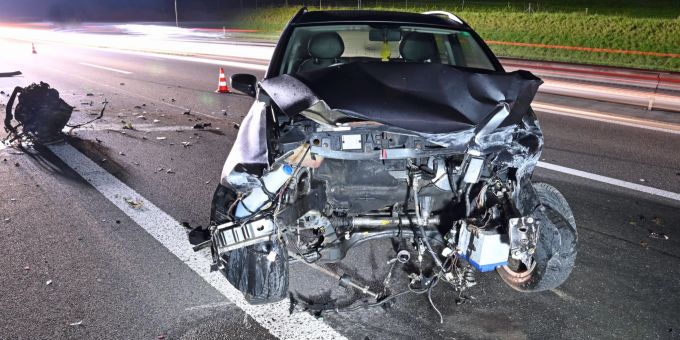 Alkoholisierter Autofahrer verursacht Unfall auf der A2 bei Rothenburg. Unfall auf A2.