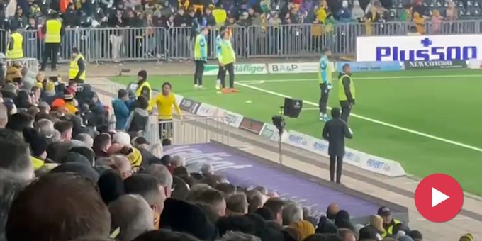 Bei Auswechslung - YB-Hadjam reicht jedem Fan Hand – während Spiel!