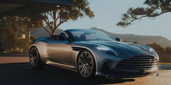 Jedes Detail, von den markanten Scheinwerfern bis hin zu den geschwungenen Rückleuchten, passt sich in das Gesamt-Ensemble ein. Aston Martin