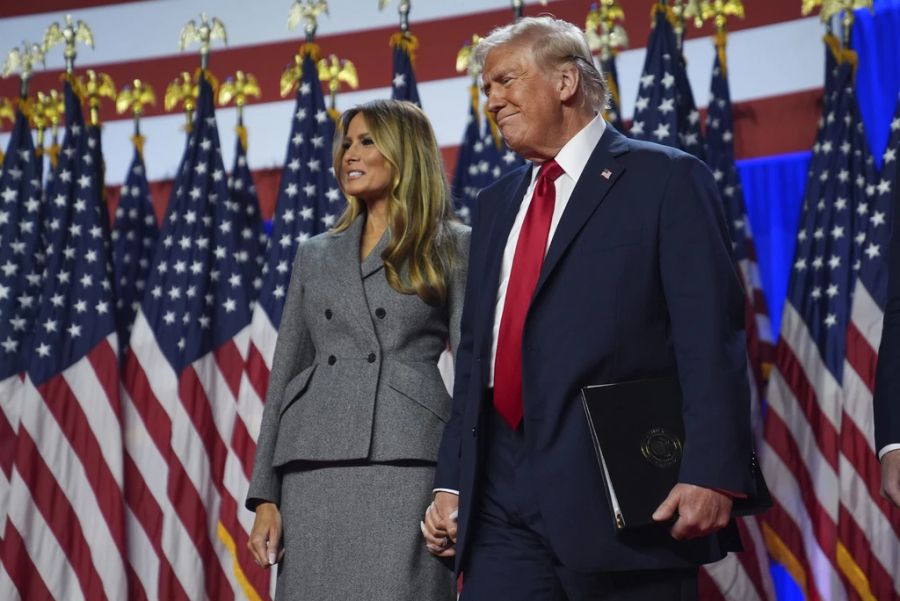 Donald Trump mit Melania Trump an der Wahlparty in Palm Beach, Florida.