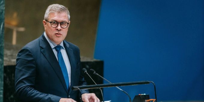 Islands Regierungschef Bjarni Benediktsson will am Montag Neuwahlen fordern. island