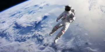 Astronaut im Weltall