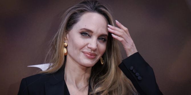 Angelina Jolie Akala