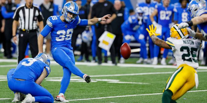 Jake Bates kickt die Detroit Lions in letzter Sekunde zum elften Sieg in Serie und in die Playoffs. Jake Bates kickt die Detroit Lions in letzter Sekunde zum elften Sieg in Serie und in die Playoffs.