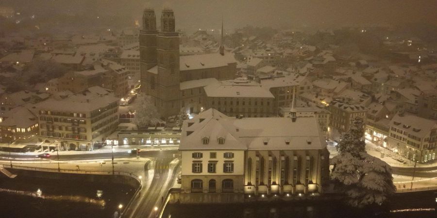 Die Stadt Zürich wurde, wie viele andere Orte auch, am Donnerstagabend eingeschneit.