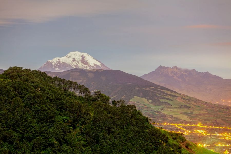 Berg Schnee Panorama Ecuador