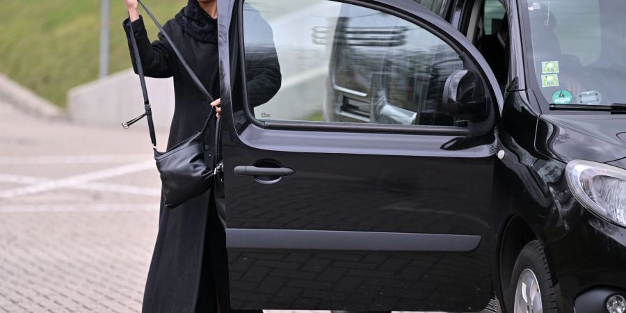 Sahra Wagenknecht (BSW) bezweifelt die Klimabilanz von Batterieautos «angesichts des gegenwärtigen Strommixes und des ungelösten Recyclingproblems».