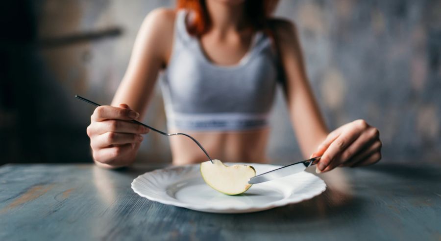 Frau Tisch Apfelschnitz Magersucht