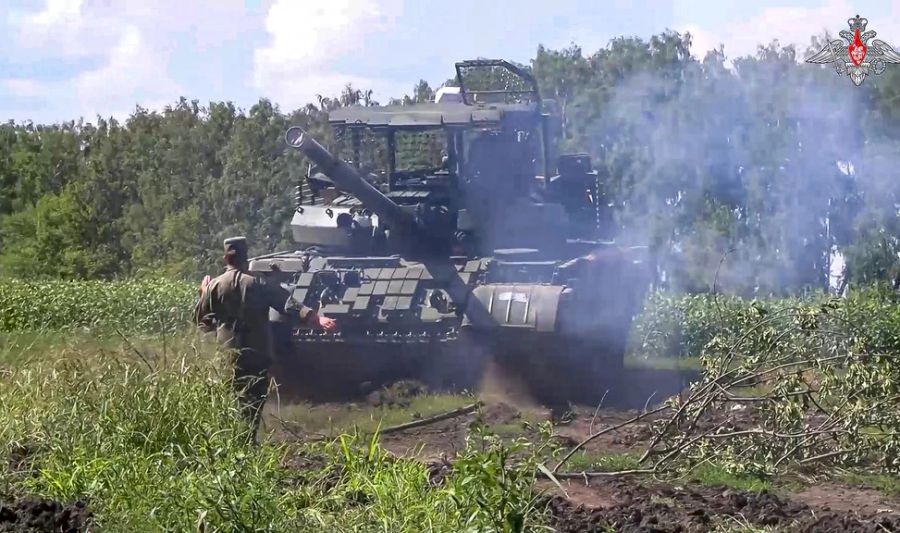 Andererseits müsse er sein Normalitätsversprechen gegenüber der russischen Bevölkerung und den Überfall auf die Ukraine unter der deklarierten Kriegsschwelle halten.