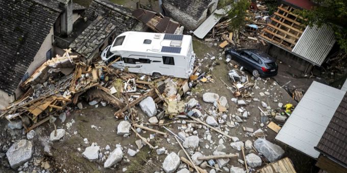 Unwetter - Tourismus leidet: Annullationen im Misox GR und Zermatt VS