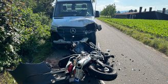 Niederwil TG - Töfffahrer (18) nach Kollision mittelschwer verletzt