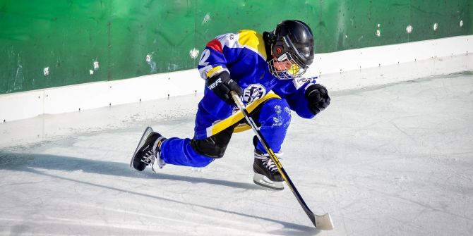 Eishockey Kinder Symbolbild