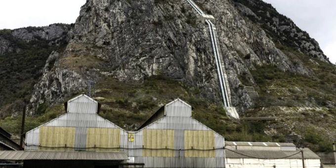 Sinkende Wasserpegel führen dazu, dass Wasserkraftwerke dereinst nicht mehr genügend Strom generieren könnten. Wasserkraftwerk Frankreich