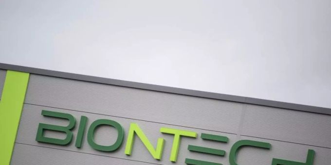 Für dritte Impfung - Biontech/Pfizer reichen weitere Daten ein