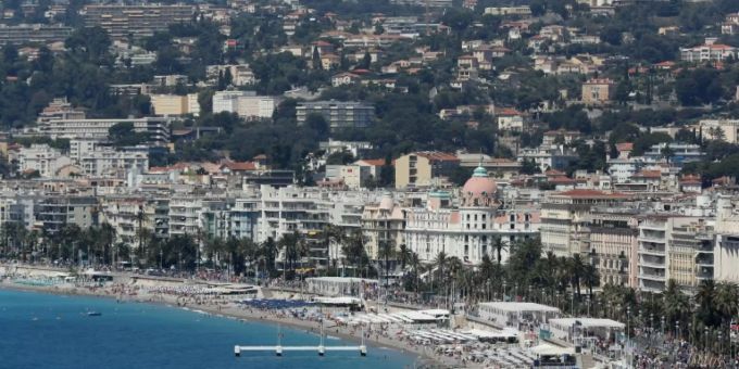 Die Uferpromenade von Nizza. Nizza ukraine krieg