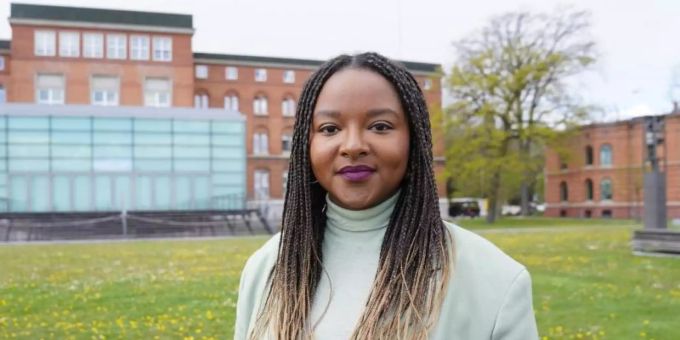 Berlin/Kiel - Aminata Touré als Autorin: Wenn Lyrik auf Politik trifft