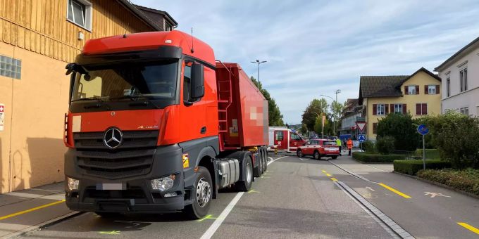 Der 72-jährige Velofahrer wurde tödlich verletzt. Unfall