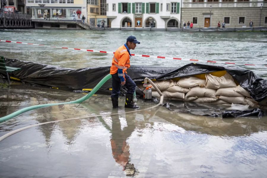 Besonders in Luzern kämpfte man mit den Wassermassen.