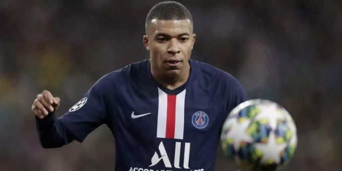 Der Poker um Kylian Mbappé bleibt spannend. Gewinnt Paris St. Germain oder Real Madrid? kylian mbappé poker