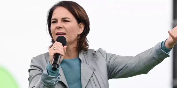 Grünen-Kanzlerkandidatin Annalena Baerbock bei einer Wahlkampfveranstaltung. Foto: Arne Dedert/dpa Grünen-Kanzlerkandidatin Annalena Baerbock bei einer Wahlkampfveranstaltung. Foto: Arne Dedert/dpa