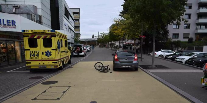 Der 10-Jährige wurde beim Sturz leicht verletzt. Unfall
