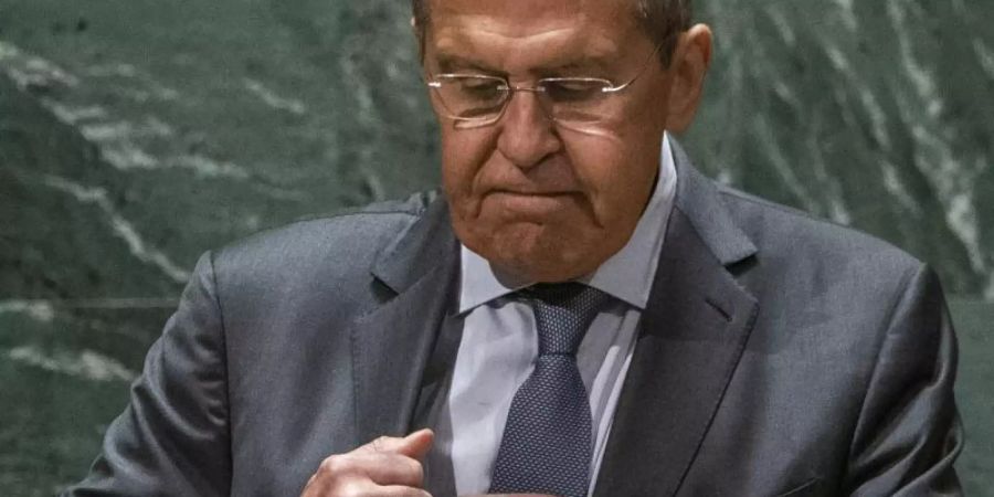 Sergej Lawrow, Aussenminister von Russland, nach seiner Rede bei der 76. Sitzung der UN-Generalversammlung am Hauptsitz der Vereinten Nationen. Foto: Eduardo Munoz/Pool Reuters/dpa