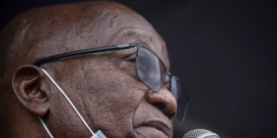 Jacob Zuma spricht zu seinen Anhängern in Nkandla