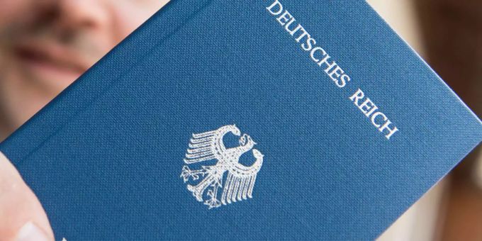 Der Reisepass eines deutschen «Reichsbürgers». (Symbolbild) reichsbürger prozess