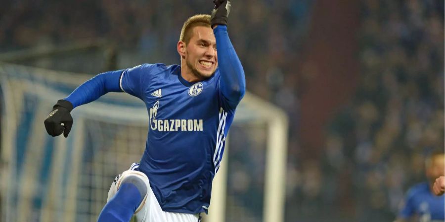 Schalke Neuzugang Marko Pjaca jubelt nach dem 1:0.