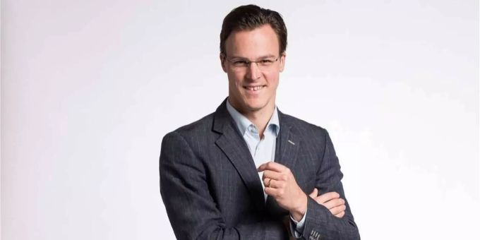 Der Grüne Nationalrat Bastien Girod hätte zwar schon ein Regierungsrats-würdiges Foto schiessen lassen, aber zu einer Kandidatur sagt er: «Leider Nein». Der Grüne Nationalrat Bastien Girod hätte zwar schon ein Regierungsrats-würdiges Foto schiessen lassen, aber zu einer Kandidatur sagt er: «Leider Nein».