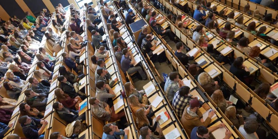 Eine ganze Reihe war nicht anwesend: 37 Studenten haben an der Universität Hohenheim (Stuttgart, D) auf krank gemacht. (Symbolbild)