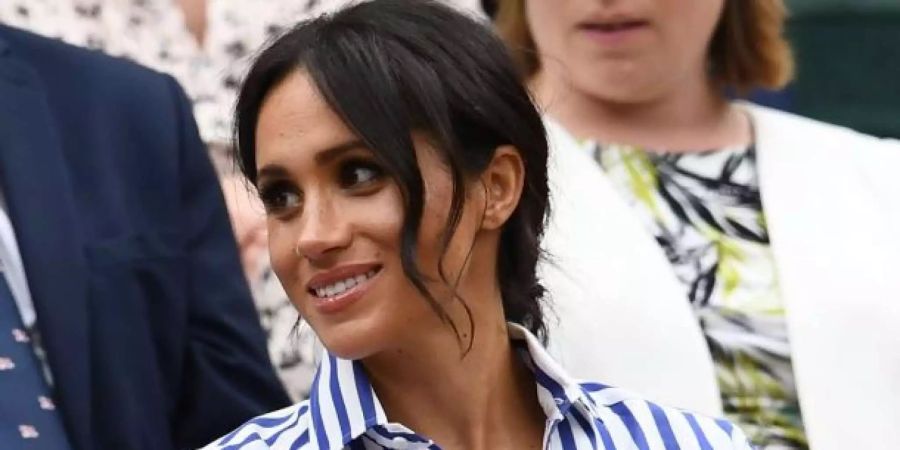 Meghan Markle zeigte ihr Lächeln am Wimbledon-Turnier.