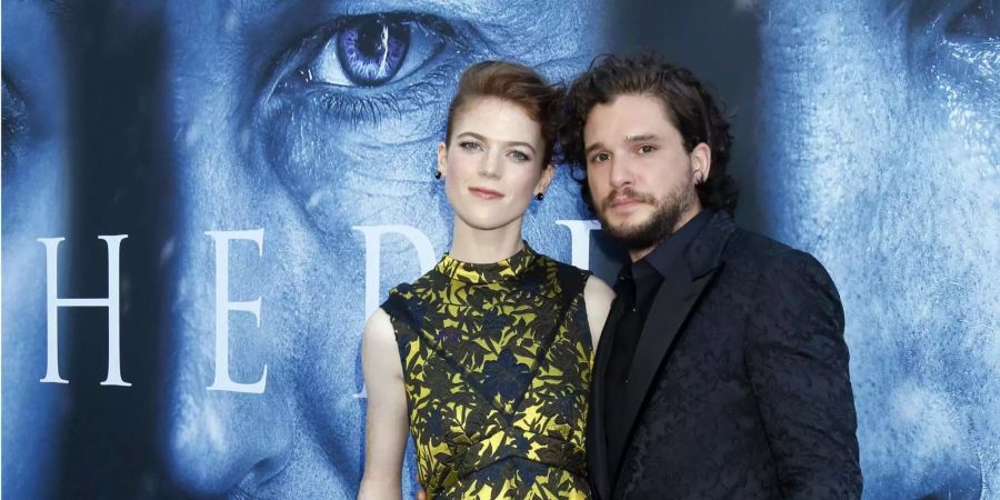 Damals noch frisch verliebt, jetzt verheiratet: Rose Leslie und Kit Harington von Games of Thrones.