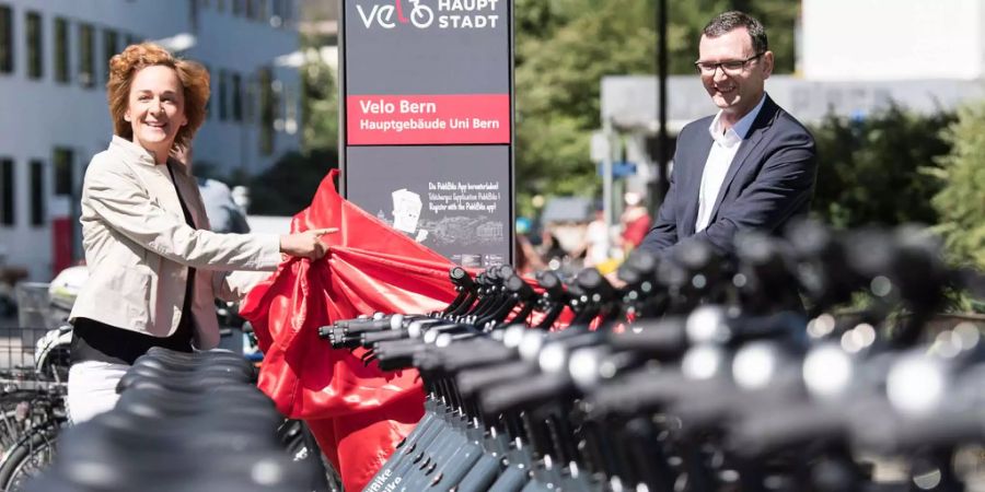 Ursula Wyss, Berner Gemeinderätin und Bruno Rohner, Geschäftsführer Publibike, eröffneten am 28. Juni 2018 das Verleihsystem «Velo Bern».