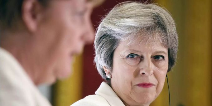 «No Brexit!» - Die Zeichen stehen auf Sturm: Teresa May spürt Gegenwind