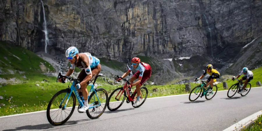 Mathias Frank (l.) auf der Königsetappe der diesjährigen Tour de Suisse.