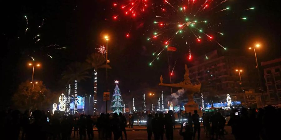 Im irakischen Baghdad wurde über der Stadt ein Feuerwerk zu Silvester gezündet.