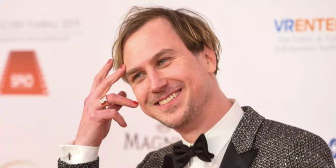 Lars Eidinger, Schauspieler, kommt zum 46. Deutscher Filmball 2019.