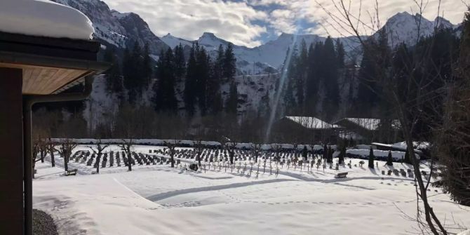 Der Friedhof in Adelboden BE.