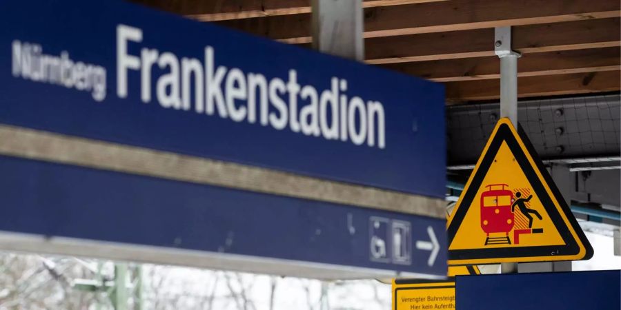 Zwei Jugendliche nach Streit von S-Bahn überrollt