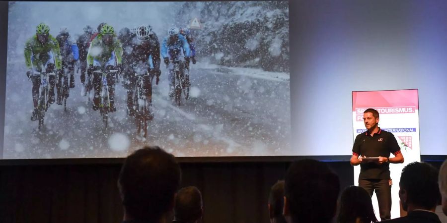 Ob mit den Schlittschuhen im Skigebiet oder mit dem Rennrad im Schneetreiben: Am Sport.Tourismus.Forum geben sich viele Trends die Hand. Foto: Grießenböck