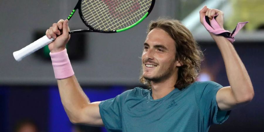 Stefanos Tsitsipas feiert seinen Sieg über Nikoloz Basilashvili.