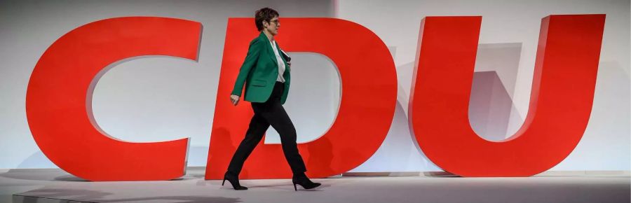 Annegret Kramp-Karrenbauer, Bundesvorsitzende der CDU, geht beim CDU-B