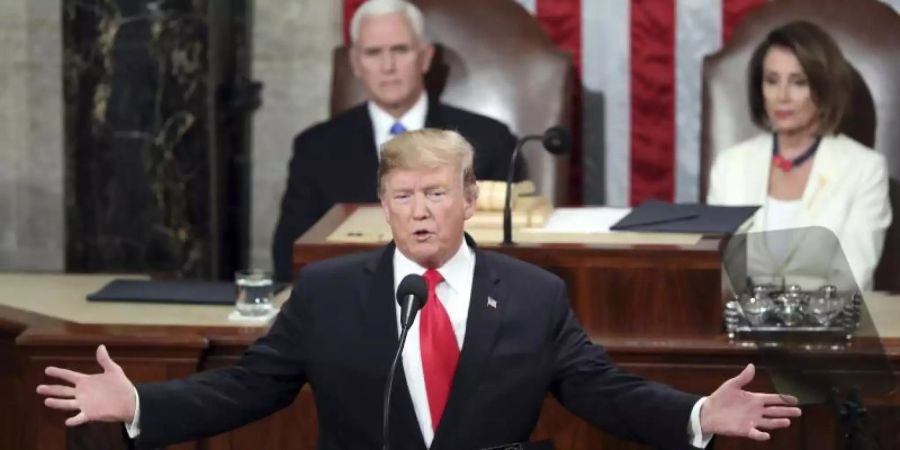 «Grosse Nationen kämpfen keine endlosen Kriege.»: US-Präsident Donald Trump bei seiner Ansprache zur Lage der Nation vor dem Kongress in Washington. Foto: Andrew Hanrnik/AP
